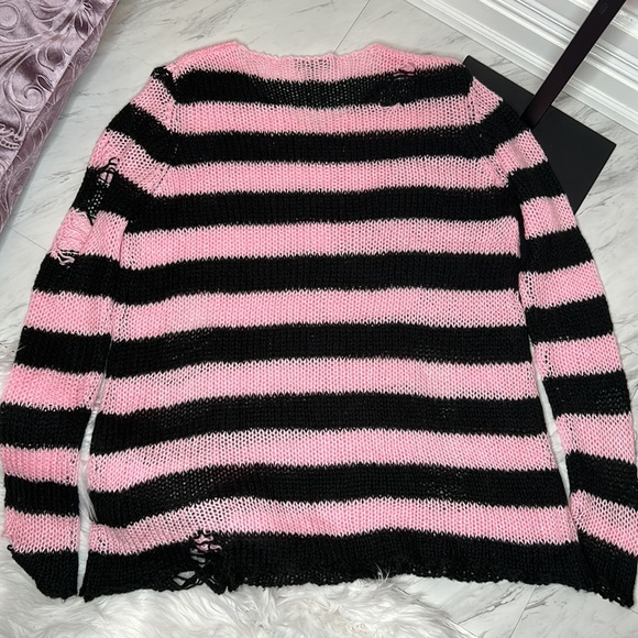 Dolls Kill WIDOW Oversized Distressed Sweater - Picture 4 of 6